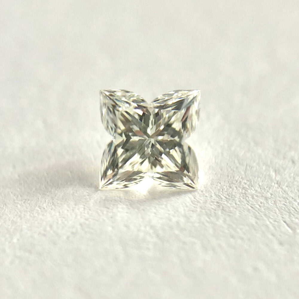 Diamante natural de talla antigua Lilly, color G, forma Shape
