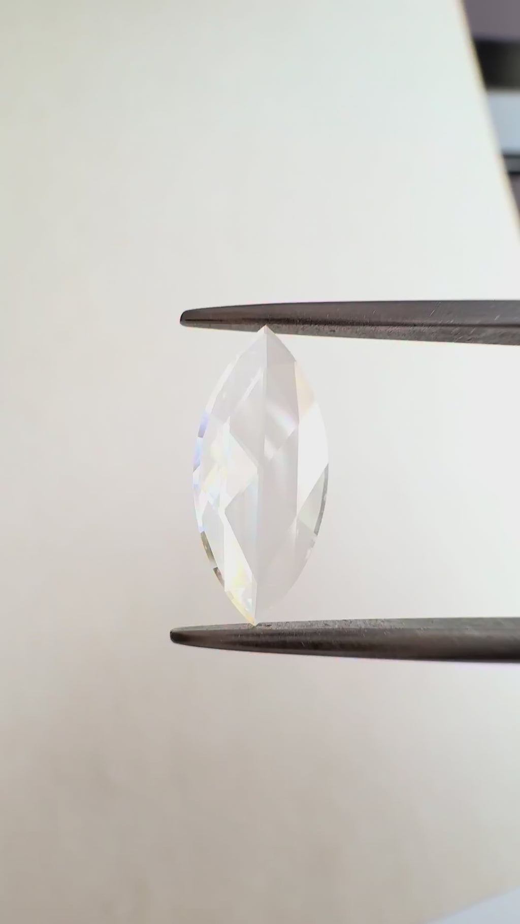 Diamant naturel taille marquise rose de 0,73 carat, couleur G, pureté VVS1