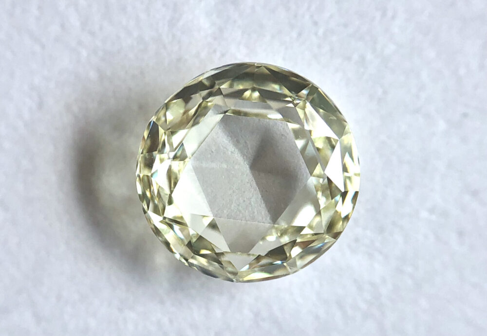 Round shape M color rose cut diamond