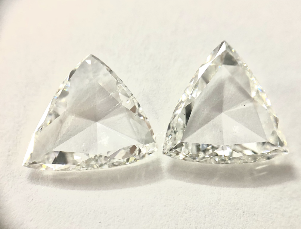 TRIANGLE SHAPED DIAMOND PAIR - J COLOUR