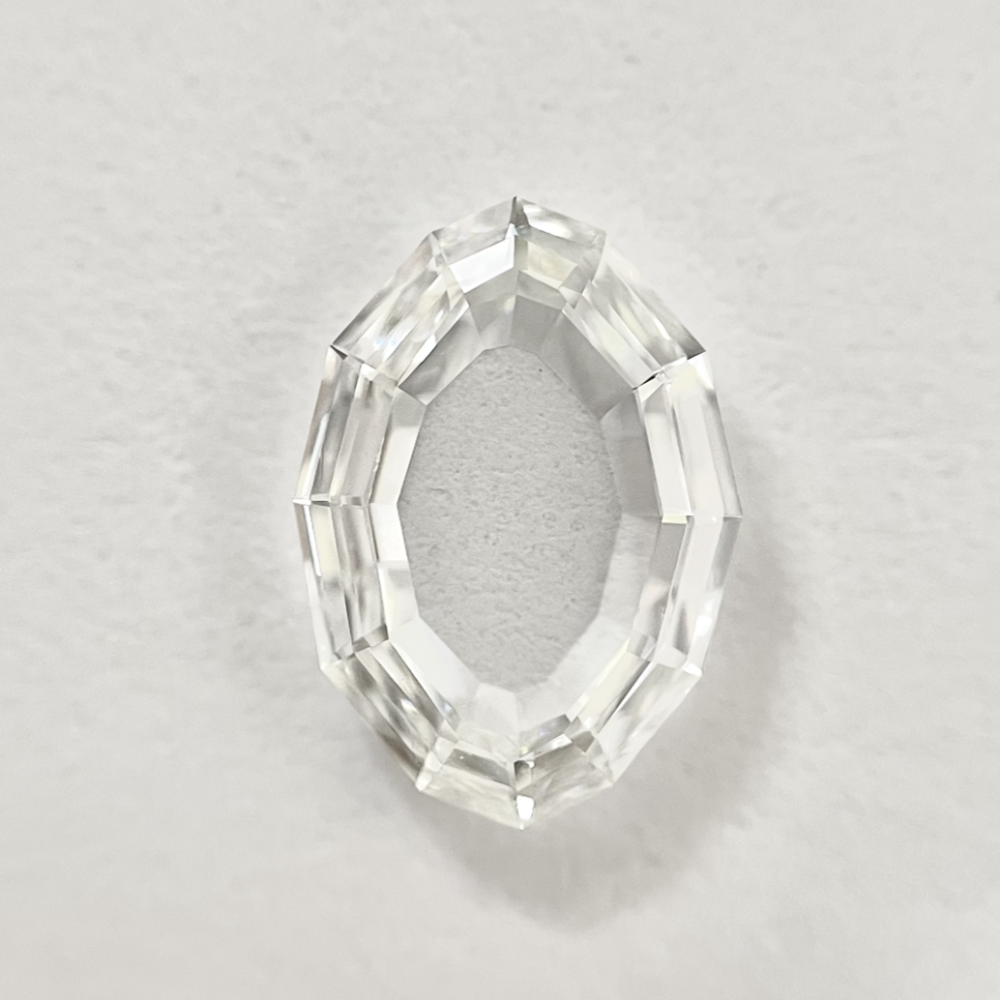 Potrait oval shape F color step cut diamond