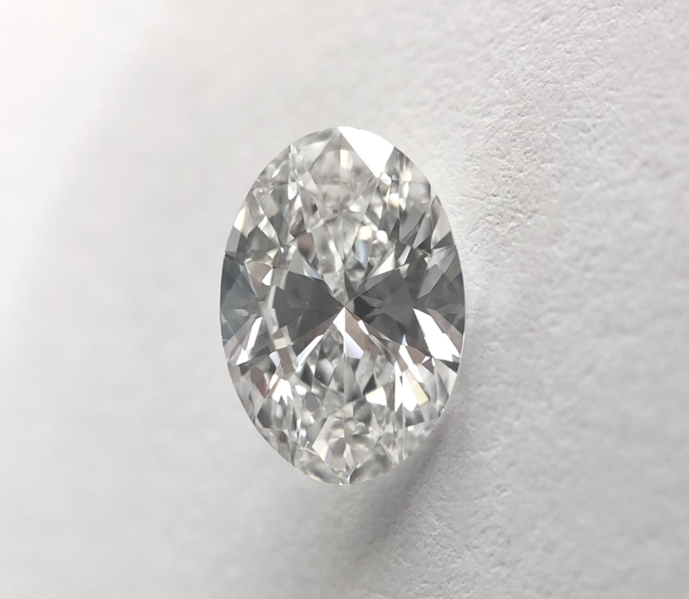 oval shape E color brillant cut diamond