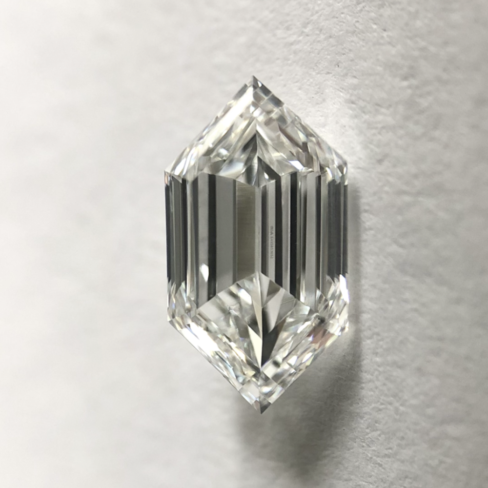 Hexagone shape D color step cut diamond