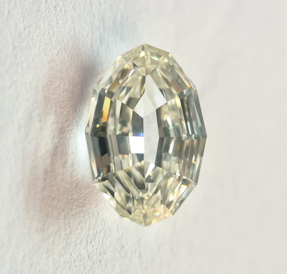 Oval shape I colour Step cut diamond