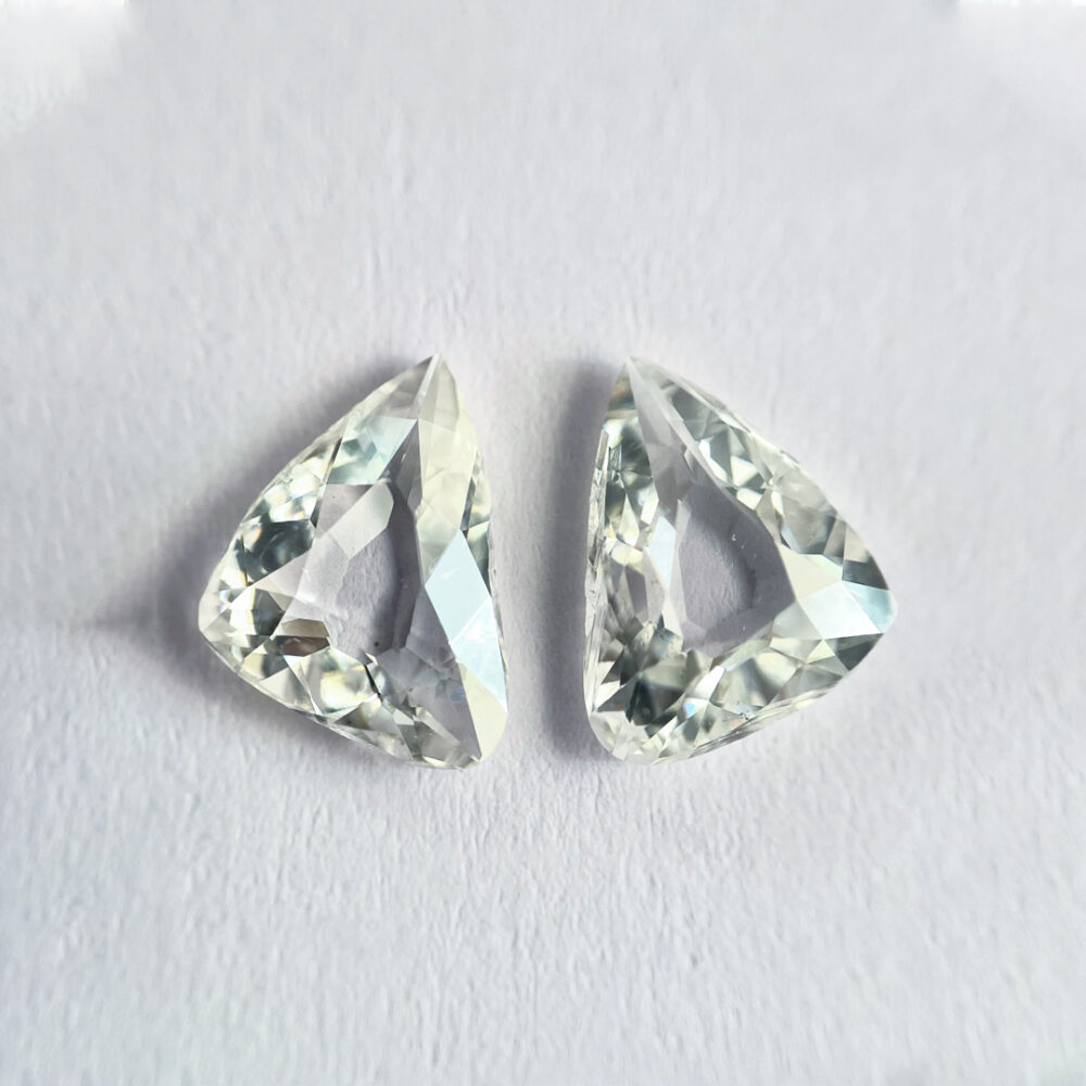 Pear shape J color Old mine cut Pair diamond
