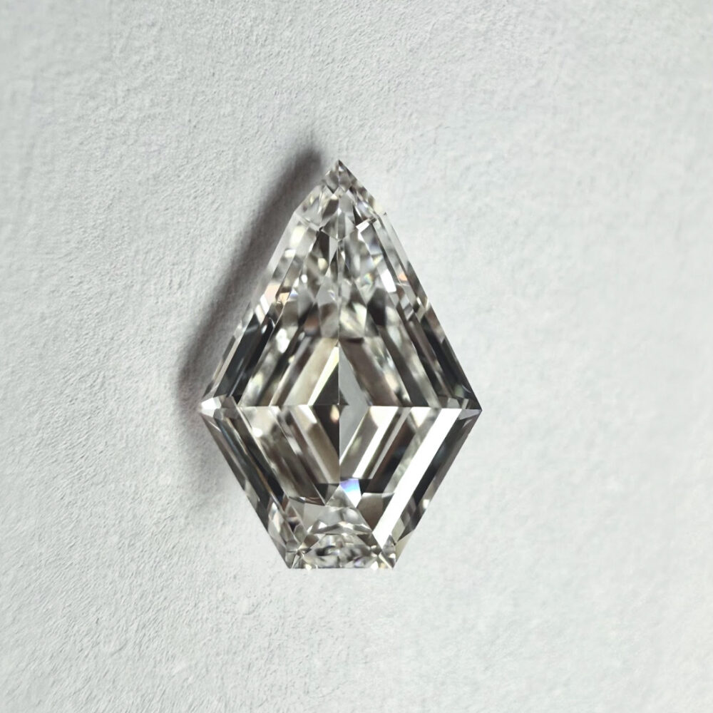 Shield shape G color Step cut  diamond
