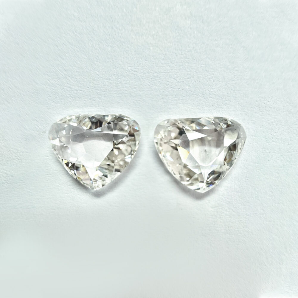 Heart shape I color Old mine cut Pair diamond